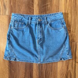 5/$25 🌼 Women’s High Waisted Denim Mini Skort size small